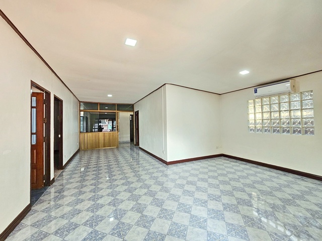 โลตัส พระนั่งเกล้า 500ม.3 นอน MRTแยกนนทบุรี 1กม .ให้เช่าบ้านเดี่ยว 50ตร.วา. 199ตร.ม. 2น้ำ 4 แอร์ โรบินสัน รัตนาธิเบศร์ 1