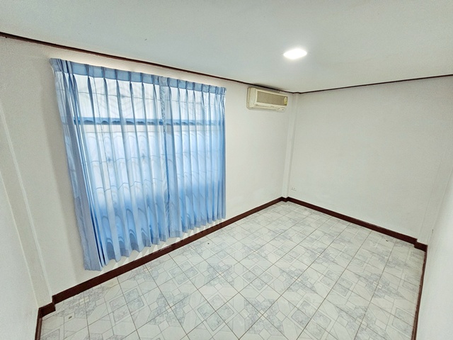 โลตัส พระนั่งเกล้า 500ม.3 นอน MRTแยกนนทบุรี 1กม .ให้เช่าบ้านเดี่ยว 50ตร.วา. 199ตร.ม. 2น้ำ 4 แอร์ โรบินสัน รัตนาธิเบศร์ 1