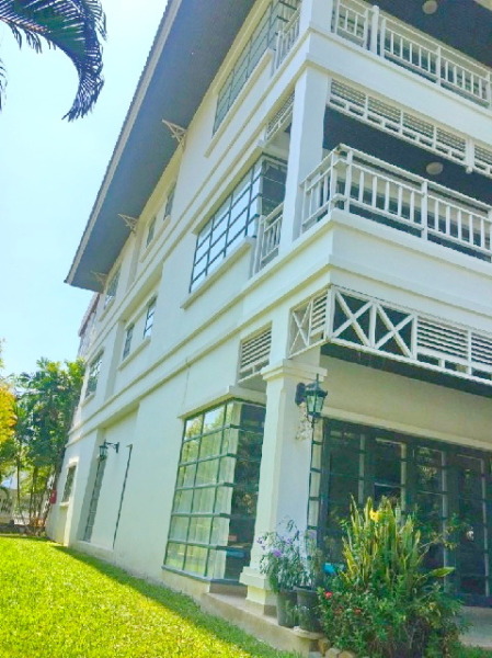 เขาตะเกียบ 2กม. โลตัส หัวหิน 700ม.ทาวน์โฮมหรูสไตล์รีสอร์ท 3 ชั้น หัวมุม 24 ตร.วา.4 นอน จัดเต็มเฟอร์ วิวสระว่ายน้ำ วังไกล