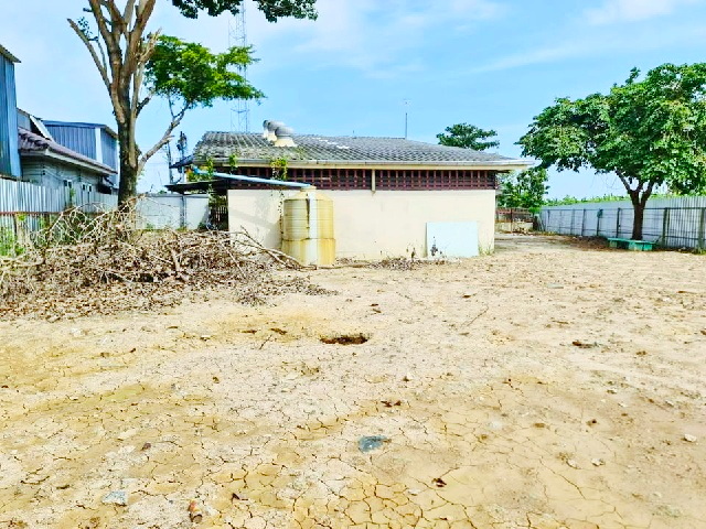 PTTลำลูกกาคลอง8 บ้านเดี่ยวชั้นเดียว 100ตร.วา. 200ตร.ม. ไฟฟ้า 3 เฟส โรงเรียนเตรียมอุดม ปทุมธานี ม.อีสเทิร์นเอเชีย 6.9 กม.