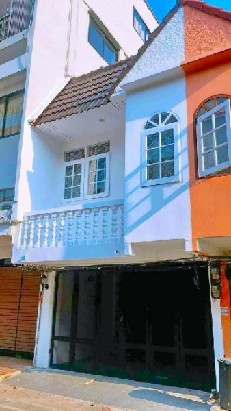 BTS อุดมสุข 2 กม.ให้เช่าทาวเฮ้าส์ 2 ชั้น 18 ตร.วา.150 ตร.ม. รร.นานาชาติกลอรี่สิงคโปร์ 800 ม.