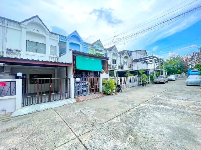 ทาวน์เฮาส์ 2 ชั้น รีโนเวทใหม่ 3 นอน 2 น้ำ ไม่มีเฟอร์ 20 ตร.วา.160 ตร.ม.ม.ราชภัฏจันทรเกษม 3.8 กม.