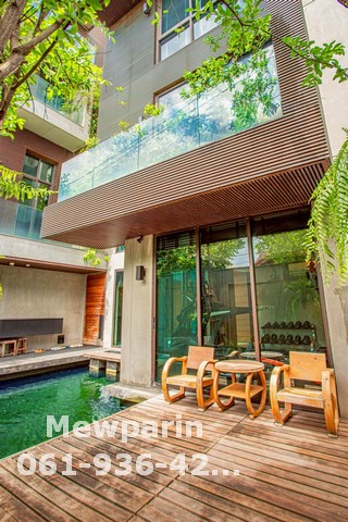 428933 ขายบ้าน ทาวน์อินทาวน์ ขนาด 81 ตร.วา บ้านเดี๋ยวตึกแฝด 6ชั้นครึ่ง และมีดาดฟ้า