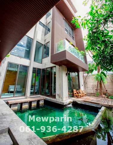 428933 ขายบ้าน ทาวน์อินทาวน์ ขนาด 81 ตร.วา บ้านเดี๋ยวตึกแฝด 6ชั้นครึ่ง และมีดาดฟ้า