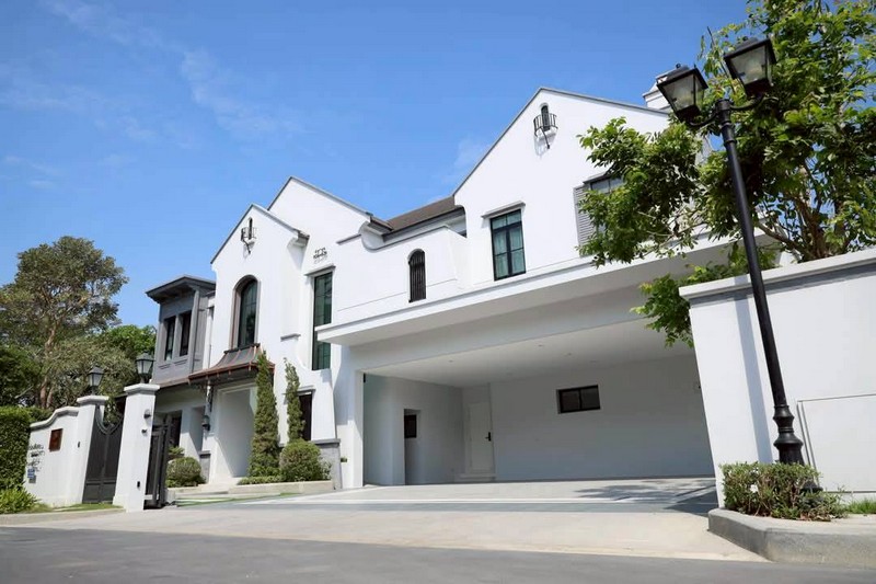 ขายหรือให้เช่า บ้านพร้อมสระว่ายน้ำ Pool Villa มบ.นันทวัน พระราม9 บ้านหันทิศใต้ แปลงหัวมุม มีความเป็นส่วนตัว – ghd000576