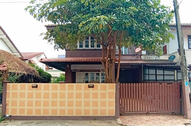 ฟิวเจอร์พาร์ค รังสิต 4.6 กม. ให้เช่าบ้านเดี่ยว 2 ชั้น 41 ตร.วา.220 ตร.ม รร.นานาชาติสยาม 1.4 กม. ตลาดพระรูปคลอง 2 1.8 กม