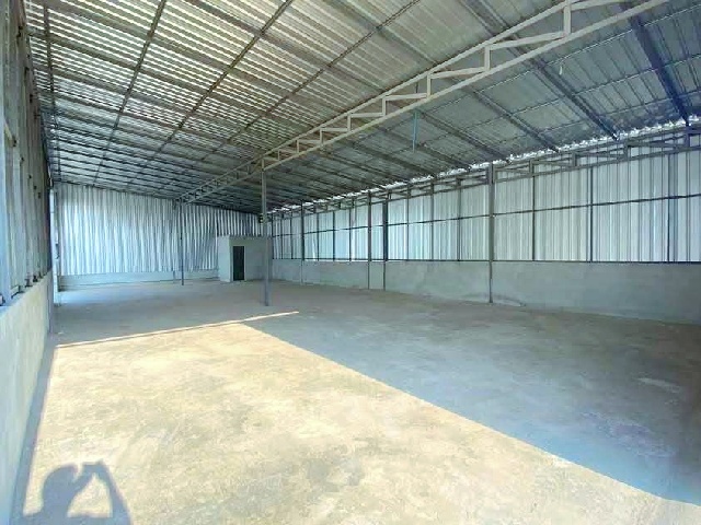 ตลาดสดมหาชัยเมืองใหม่ 1.5 กม โกดัง ก่อสร้างใหม่ 210 ตร.ม.52 ตร.วา. น้ำไม่ท่วม รร.บางน้ำจืด 3.1 กม จอดรถสะดวก.หาของกินง่า