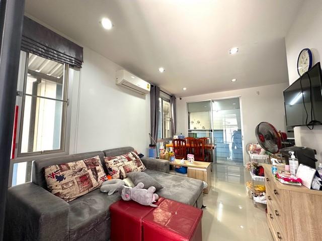 ขายทาวน์โฮม 3 ชั้น ห้องมุม 25.4 ตร.ว. ม.สัมมากร อเวนิว รามอินทรา-วงแหวน ใกล้รถไฟฟ้าสายสีชมพู ทำเลดี พร้อมเข้าอยู่