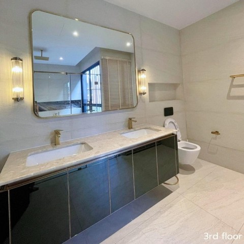ให้เช่าบ้านเดี่ยว 3 ชั้น ม.Bugaan กรุงเทพกรีฑา ตกแต่งพร้อมเฟอร์นิเจอร์