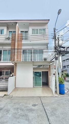 MT130 เช่า ทาวน์โฮม หลังมุม หมู่บ้านโฮมอินทาวน์ พหลโยธิน73 ติดถนนใหญ่ ใกล้ รถไฟฟ้าสถานี คปอ