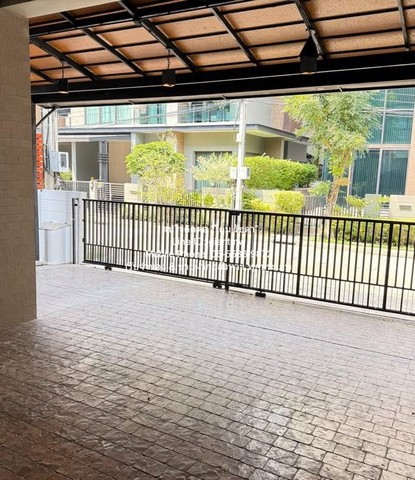 บ้าน ให้เช่าบ้านเดี่ยว 3 ชั้น Modern Style ถ.รัชดาภิเษก (MRT วงศ์สว่าง) 72 ตร.ว. 5 น 6 น้ำ 3 จอดรถ ราคา 160,000 บาท/เดือ