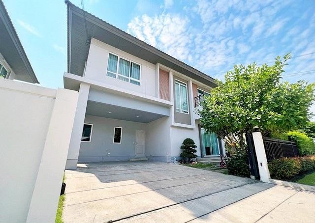 ให้เช่าบ้านเดี่ยว 2ชั้น พร้อมเข้าอยู่ หมู่บ้านไลฟ์ บางกอก บูเลอวาร์ด รังสิต