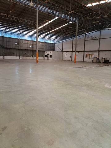 ขายที่ดินพร้อมสิ่งปลูกสร้างบ้านบึงชลบุรี ผังม่วงลาย บนพื้นที่ 24 ไร่ ขนาดพื้นที่รวม 10,000 ตรม.