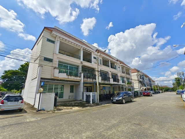 คฤหาสน์แนวตั้ง APLบ้านทับช้าง 600 ม.ระราม9 ทำเลคนรวย 252ตร.ม. บ้านกลางเมือง ม.แสตมฟอร์ด 3.3 กม. 3-4นอน ให้เช่า 3 ชั้น กร