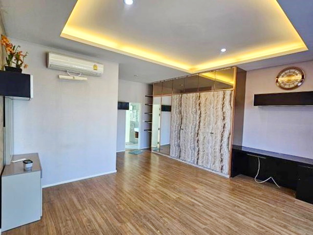 ตลาดออเงิน900ม ให้เช่าทาวน์โฮม 3ชั้น หลังมุม 25ตร.วา.MRTมัยลาภ 3.9กม.300ตร.ม. บ้านกลางเมือง 3นอน 3น้ำ สุขาภิบาล5