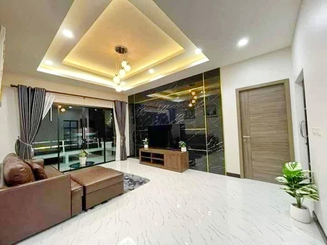 ตลาดออเงิน900ม ให้เช่าทาวน์โฮม 3ชั้น หลังมุม 25ตร.วา.MRTมัยลาภ 3.9กม.300ตร.ม. บ้านกลางเมือง 3นอน 3น้ำ สุขาภิบาล5