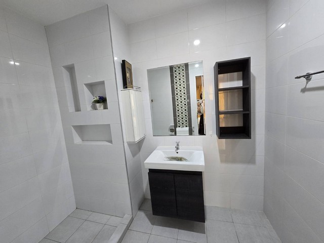 ให้เช่า ทาวน์โฮม3ชั้น 25ตรว.โครงการกรีนิช ติดถนนใหญ่ ถนนรามอินทรา กม12 ใกล้แม็คโคร