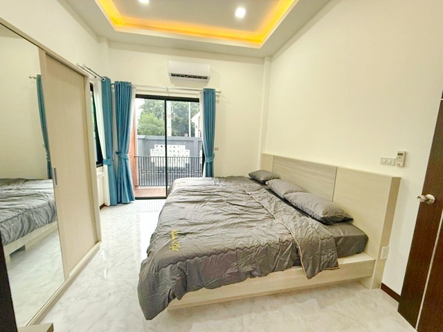 ตลาดโรงโป๊ะ 900 ม.ให้เช่าพูลวิลล่าหรู 82ตร.วา.240 ตร.ม. บางละมุง 15-21 รร.นานาชาติรีเจนท์ พัทยา 3.1 กม.3 นอน3 น้ำ เทคนิค