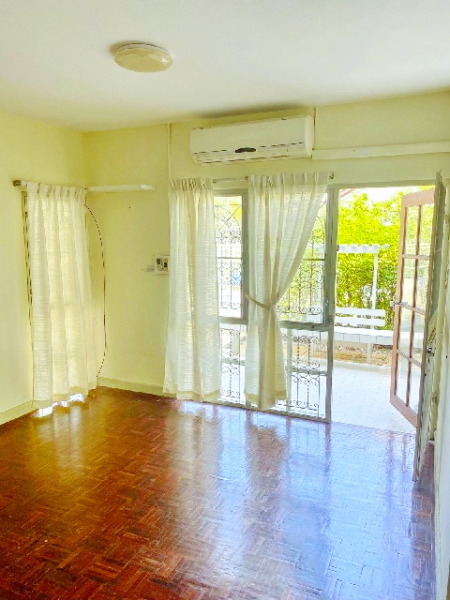 บ้านเดี่ยวชั้นเดียว 55 ตร.วา.220 ตร.ม.แม็คโคร แจ้งวัฒนะ 1.5 กม.ติดถนนใหญ่ รร.นานาชาติกรุงเทพ 1.3 กม.เงียบ สงบ 3 นอน 2 น้