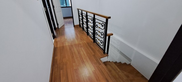 ขายทาวน์โฮม 2 ชั้น หมู่บ้านอรินสิริ คันทรีฮิลล์ บรรยากาศร่มรื่น การเดินทางสะดวก