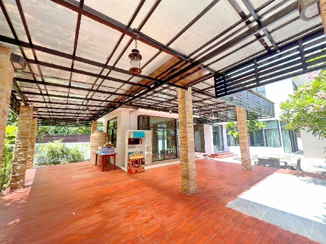 หัวมุม urban 112 ตร.วา. สาทร BTS บางหว้า 1.6 กม. 5 นอน ให้เช่าบ้านเดี่ยว 2 ชั้น450 ตร.ม.นานานาชาติสิงคโปร์5.5 กม.หลังใหญ