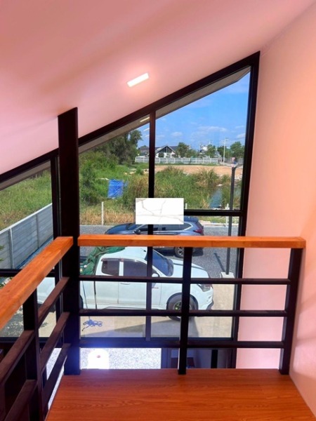 บรรยากาศร่มรื่น 2 นอน 1 น้ำ บ้านหรู 2 ชั้น ดูโฮม ลำลูกกาคลอง 7 600 ม. เป็นส่วนตัว 32 ตร.วา.128 ตร.ม.