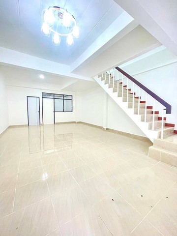 ขาย เช่า บ้านทาวเฮาว์หลังริม 32 ตารางวา ม.บ ชวนใจนิเวศน์ 3ห้องนอน 2ห้องน้ำ