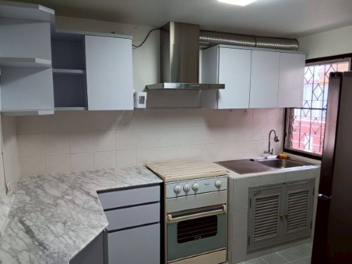 ให้เช่าบ้านเดี่ยว2ชั้น ถนน สุขุมวิท54 รีโนเวทใหม่ทั้งหลัง แอร์เฟอร์นิเจอร์ครบ มี3ห้องนอน2ห้องน้ำ ราคาเช่าเดือนละ50,000บา