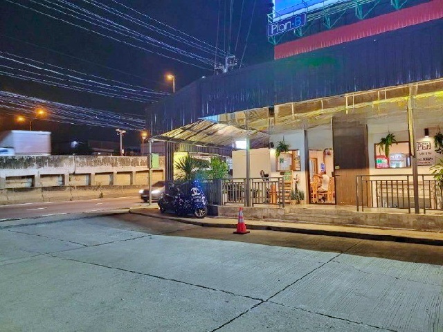 ให้เช่าพื้นที่ 1 ชั้น ติดถนนใหญ่ 70 ตร.ม.ถ.บรมราชชนนี สายใต้ใหม่ 4.43กม. สาย2-3 30ตร.วา. ทำเลดี ร้านอาหาร โกดัง ร้านค้า