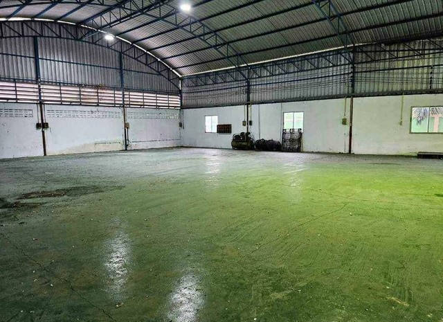 ขายโกดังพร้อมอาคารพักอาศัย บนเนื้อที่ 333 ตรวโกดังมีขนาดพื้นที่ 408 ตรม มีออฟฟิต 2 ชั้น