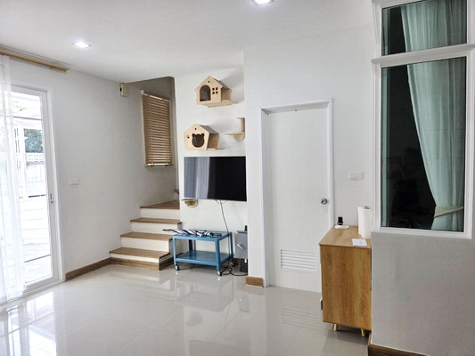 [ให้เช่า] FOR RENT GOLDEN TOWN SATHORN / 3 bedrooms 3 bathrooms / 18 Sqw. 122 Sqm. **23,500** CLOSE TO BTS WUTTAKAT