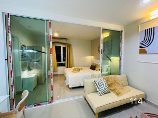 โปรด่วน ลดเลย 2 แสน คอนโด ห้อง28 ตร.วา  ไอรีส แอเวนิว อ่อนนุช  ลาดกระบัง Iris Avenue ใกล้สุวรรณภูมิ โรบินสัน พาสิโอ  ตึก4ชั้น6  081-3755244 ขาย 1.49 ล้าน ลดเหลือ 1.29 ล้าน  ขายขาดทุน อยู่ก็ได้ ลงทุนก็ดี แบบห้องหายาก แยกครัว