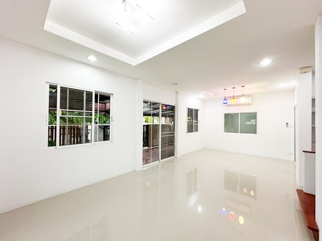 ขาย บ้านแฝด หลังมุม ทำเลบางกร่าง นนทบุรี ใกล้ถนนราชพฤกษ์ (ขนาด 31.4 ตร.ว.) หลังมุม พร้อมเข้าอยู่ทันที