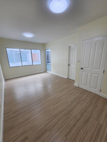 Townhome ทาวน์พลัส เกษตร-นวมินทร์ (คลองลำเจียก) พท. 0 RAI 0 Ngan 20 ตาราง.วา 4990000 บาท. ด่วน ๆ