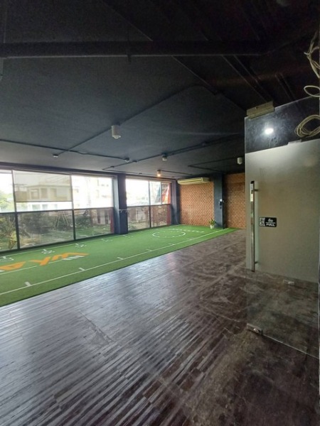 ให้เช่าพื้นที่สำนักงาน 210 ตรม. ซอยเอกมัย 22 ตึก APAI LoFT เดินทางสะดวก ใกล้ BTS เอกมัย
