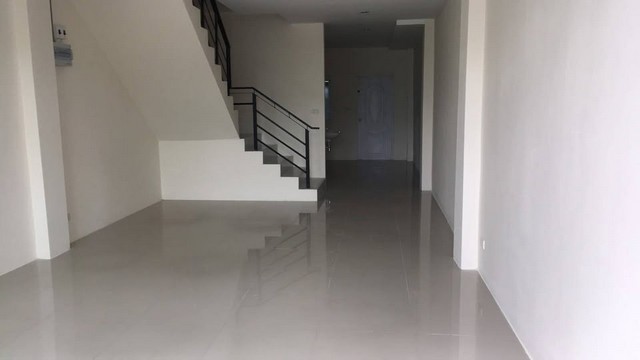 ให้เช่าทาวน์โฮม3ชั้น160ตร.ม.ย่านรามอินทราติดห้างแฟชั่นไอส์แลนด์,MRTวงแหวนรามอินทรา