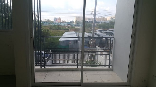 ให้เช่าทาวน์โฮม3ชั้น160ตร.ม.ย่านรามอินทราติดห้างแฟชั่นไอส์แลนด์,MRTวงแหวนรามอินทรา