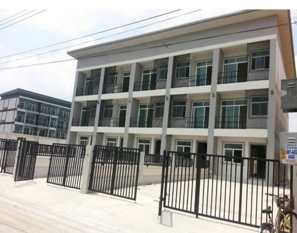 ให้เช่าทาวน์โฮม3ชั้น160ตร.ม.ย่านรามอินทราติดห้างแฟชั่นไอส์แลนด์,MRTวงแหวนรามอินทรา