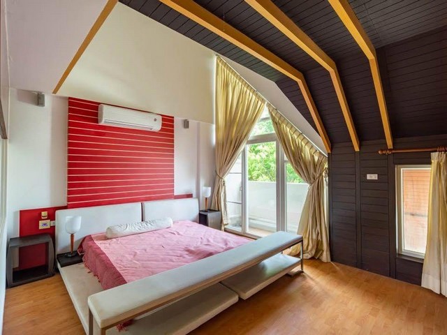 ให้เช่าทาวน์โฮม 2 ชั้น หมู่บ้านเมอริทเพลส ซอยลาดพร้าว 87 เขตวังทองหลาง