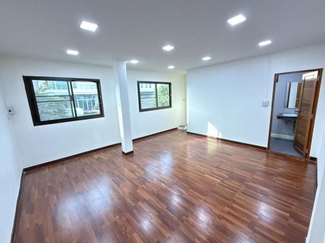 ให้เช่าบ้านเดี่ยว 2 ชั้น 101 ตรว. ถนนลาดพร้าว ซอยสังคมสงเคราะห์ ใกล้เซ็นทรัลอีสวิลล์ CDC รร.นานาชาติ