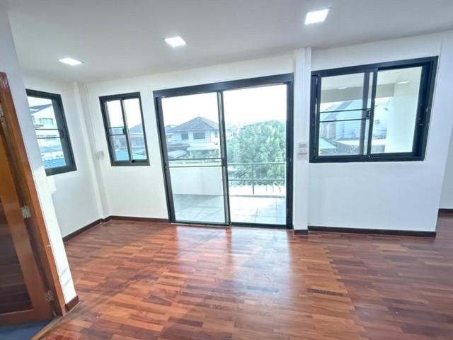 ให้เช่าบ้านเดี่ยว 2 ชั้น 101 ตรว. ถนนลาดพร้าว ซอยสังคมสงเคราะห์ ใกล้เซ็นทรัลอีสวิลล์ CDC รร.นานาชาติ