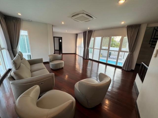 ให้เช่าบ้านเดี่ยว 2 ชั้น พลูวิลล่าหลังใหญ่ เนื้อที่ 600 ตรว. ตำบลหนองปลาใหล บางละมุง ชลบุรี