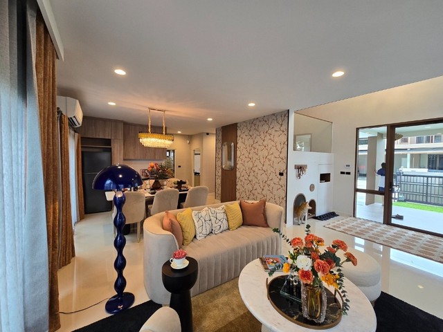 รหัสC6718 ให้เช่าบ้านเดี่ยว 2ชั้น หมู่บ้านบุราสิริ กรุงเพทกรีฑา บ้านตกแต่งหรู เฟอร์นิเจอร์ครบทั้งหลัง