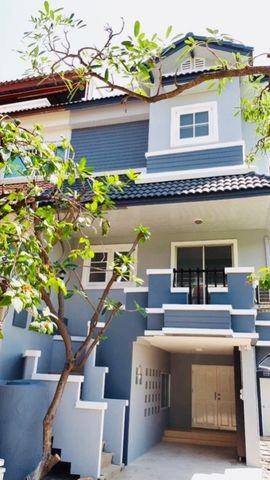 ให้เช่าทาวน์โฮม 3.5 ชั้น หมู่บ้านเน็พปาร์ค ซ.ประเสริฐมนูญกิจ 29 หลังมุม ใกล้เลียบทางด่วน ( รีโนเวทใหม่ )