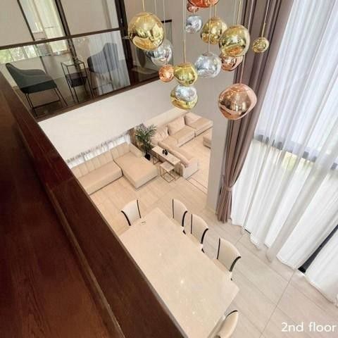ให้เช่า บ้านเดี่ยว 3 ชั้น มีลิฟท์ วิวสระว่ายน้ำ โครงการบูก้าน กรุงเทพกรีฑา