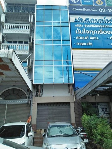 ให้เช่าอาคารพาณิชย์4.5ชั้น300ตรม.ย่านศรีนครินทร์ริมถนนศรีนครินทร์ ใกล้MRTสวนหลวง,MRTศรีอุดม พาราไดซ์ ข้างสำนักงานที่ดิน