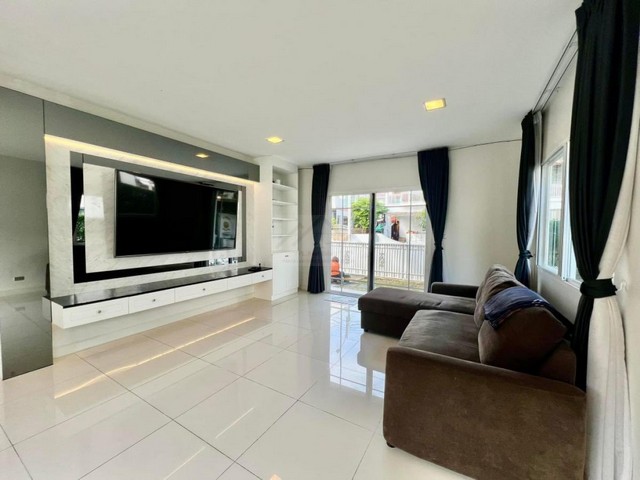 ให้เช่าบ้านเดี่ยว 2 ชั้น 50 ตรว. 3 ห้องนอน Perfect Place วงแหวน-รามคำแหง ถ.กรุงเทพกรีฑาตัดใหม่ เฟอร์พร้อมอยู่ ** รับสัตว