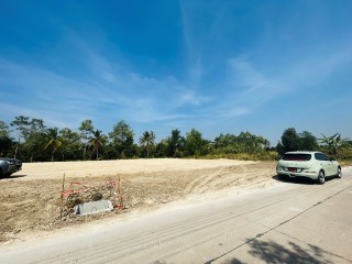 ขายยกแปลง 2,500,000 ที่ดิน ใกล้ทะเลหาดแม่พิมพ์ 8 นาที ขนาด 340 ตรว. แกลง ระยอง