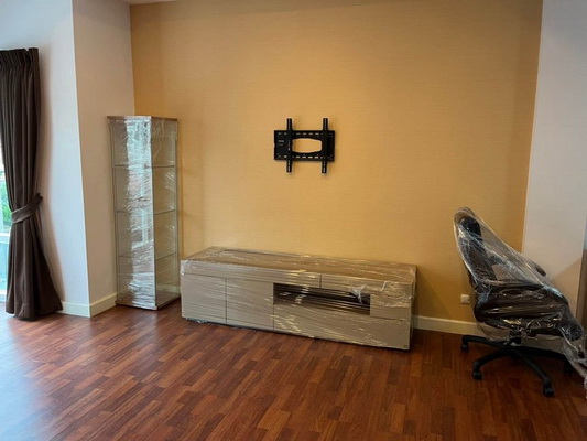 [ให้เช่า] FOR RENT URBAN SATHORN / 3 bedrooms 3 bathrooms / 23 Sqw. 180 Sqm. **35,000** CLOSE TO SKYTRAIN BTS BANGWA