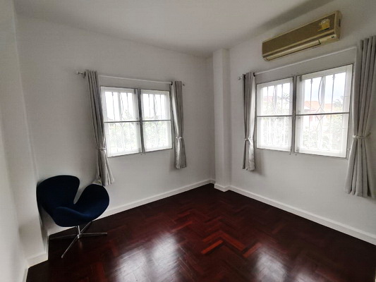 [ให้เช่า] FOR RENT PERFECT PLACE RATTANATHIBET / 3 bedrooms 3 bathrooms / 130 Sqw. 250 Sqm. **28,000** CLOSE TO SKYTRAIN MRT SAIMA